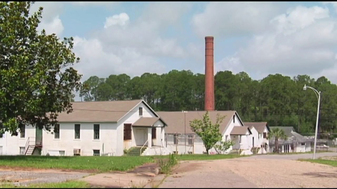 Florida turns over Dozier school land to county